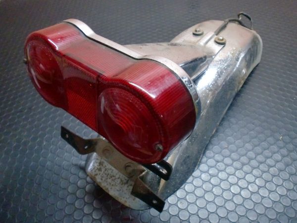 60 希少 GT550 GT380 GT750 リアフェンダー テールランプ サンパチ 