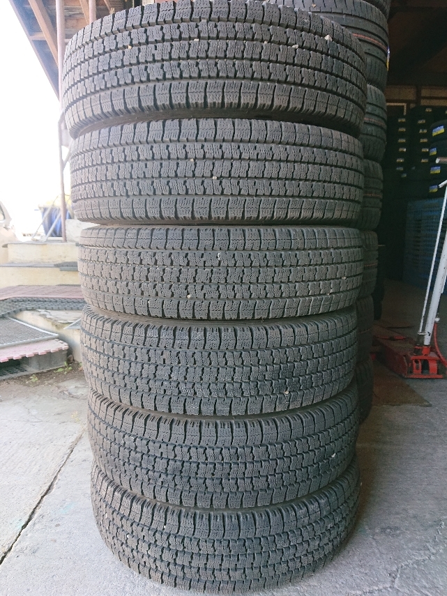 【格安，爆買い】 札幌 引き取り可 205/75R16 113/111N LT 6本 TOYO DELVEX M935 冬タイヤ バリ溝 ライトトラック エルフキャンター など KLT131TF(タイヤ)｜売買されたオークション情報、yahooの商品情報をアーカイブ公開 - タイヤ