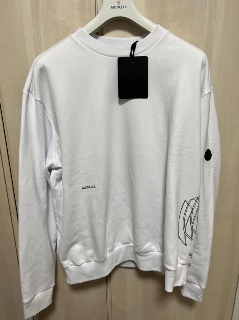 定価8万円☆新品未使用タグ付き☆本物保証！ MONCLER グラフィックロゴバックプリント スウェット XLサイズ　ホワイト　完売品　トレーナー MONCLER -最高級 2026年最新Yahoo!オークション Cropped sweatshirt MONCLERのフリマアイテム一覧
