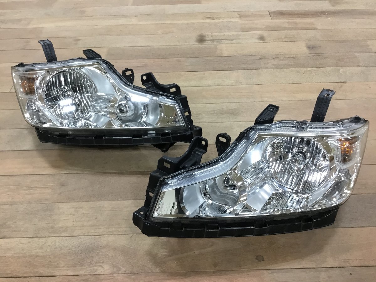 アイシス ZGM10 HID ヘッドライト 右 KOITO 44-72(ヘッドライト)｜売買 