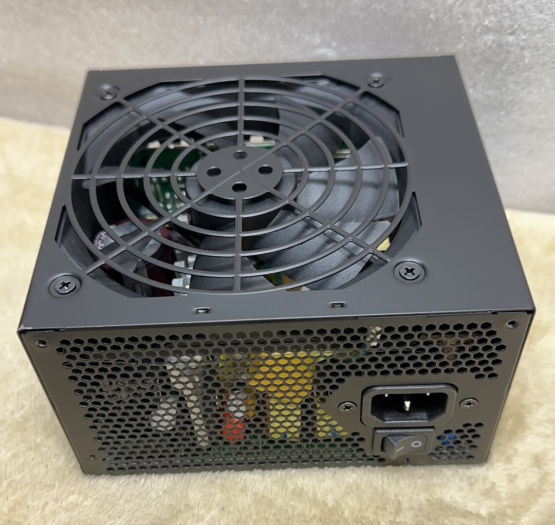 PCパーツ 650W SFX電源 80PLUS GOLD／ATX 3.0対応／付属品多数