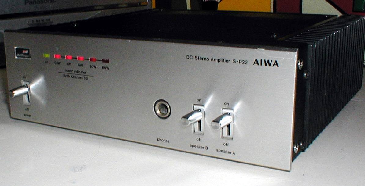 S-P22 Stereo Power Amplifier DC AIWA AC100V 50Hz⁄60Hz Working Aiwa
