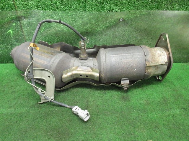 ☆プリウス ZVW30 触媒 2ZR-FXE GP2 TB2 素材用☆ プリウス 触媒 2ZR