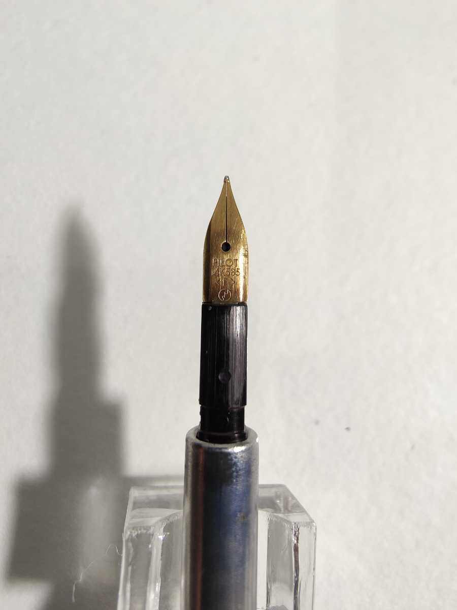 パイロット キャップレス ホワイトストライプ 14K F / pilot 万年筆 