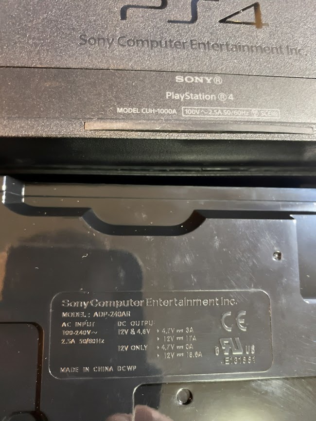 【ジャンク品】PS4２台(CUH-1000A ・CUH-1200A)　ケーブル・電源ユニット・USBSATAケース・ソフト２本付_3