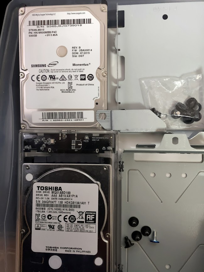 【ジャンク品】PS4２台(CUH-1000A ・CUH-1200A)　ケーブル・電源ユニット・USBSATAケース・ソフト２本付_6