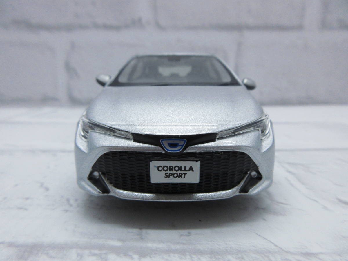 ミニカー 1/30 トヨタ カローラスポーツ シルバーメタリック 