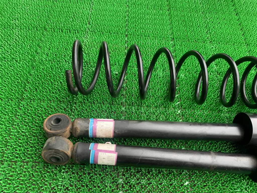 タント カスタム L375S L385S サスペンション 一台分 フロント