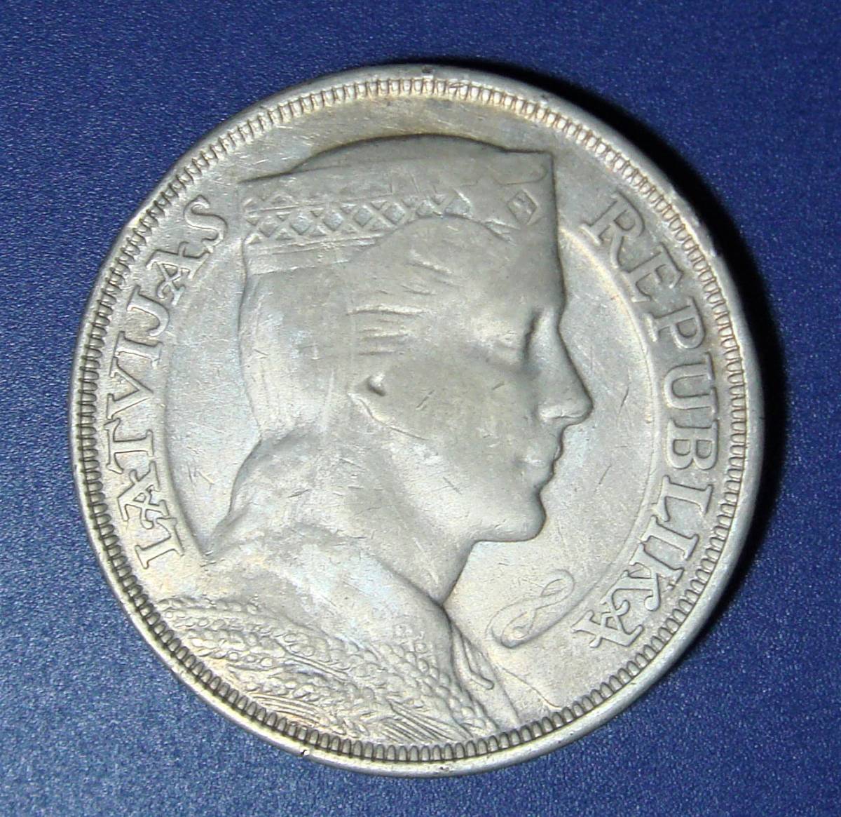 ラトビア 1932 ラトビアの乙女 5ラッツ銀貨 ラトビア 1931年 1932年