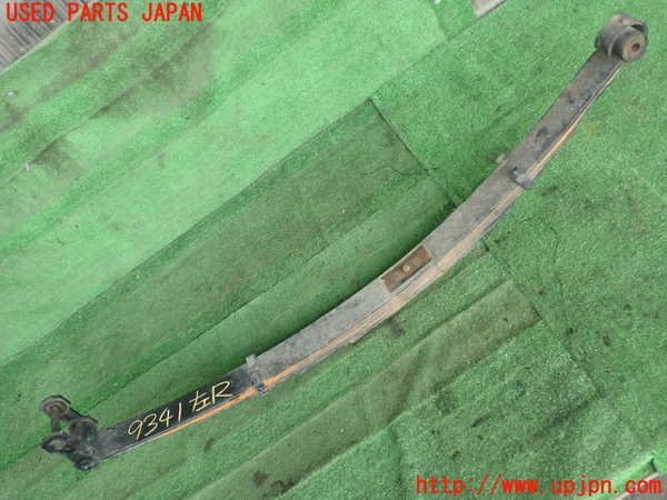 2UPJ-93415105]ランクル70系(HZJ77HV)左リアスプリング 中古