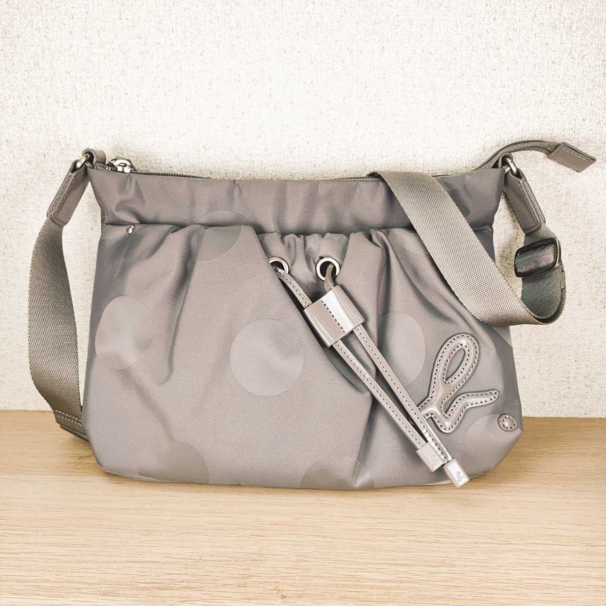 極美品】 agnes b. アニエスベー ショルダーバッグ ナイロン グレー系