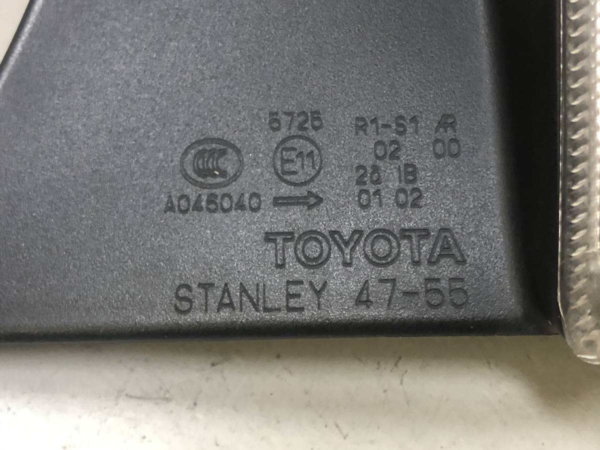 管B143　DAA-ZVW30　プリウス　H25年　後期　テールライト　テールランプ　右　LED　点灯OK　47-55 管B143 DAA-ZVW30 プリウス 9.0 人気定番，新品 テールライト