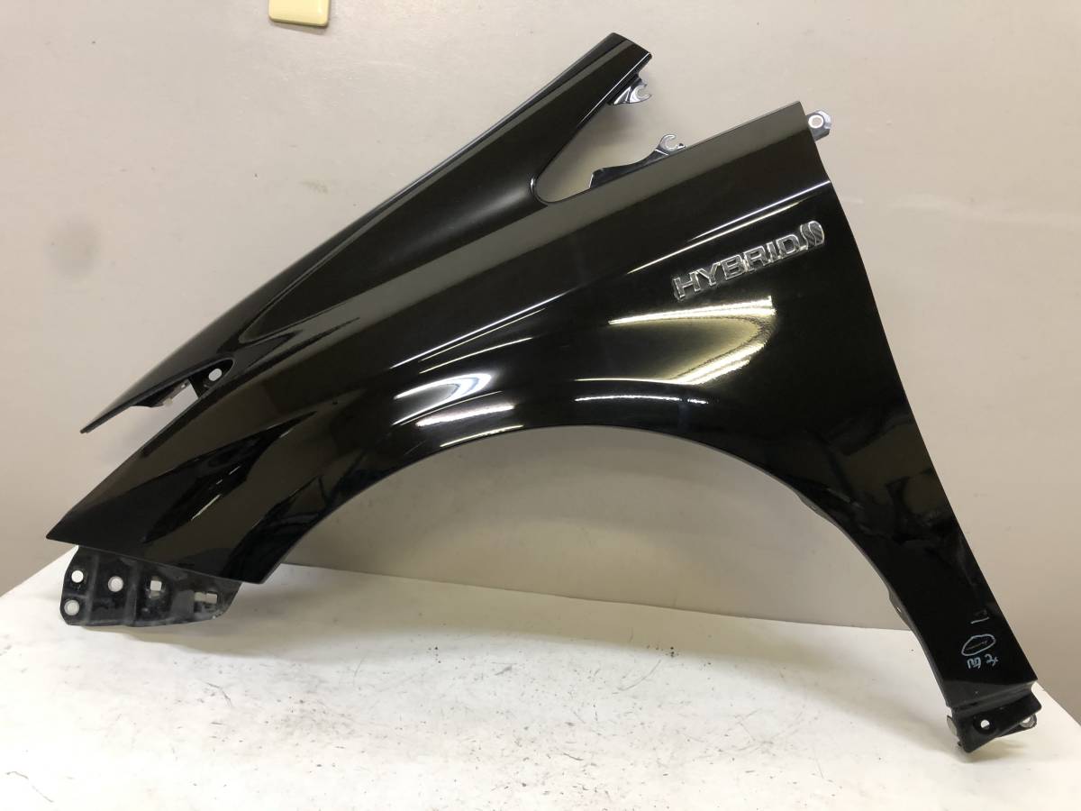 管B143　DAA-ZVW30　プリウス　H25年　後期　テールライト　テールランプ　右　LED　点灯OK　47-55 管B143 DAA-ZVW30 プリウス 9.0 人気定番，新品 テールライト