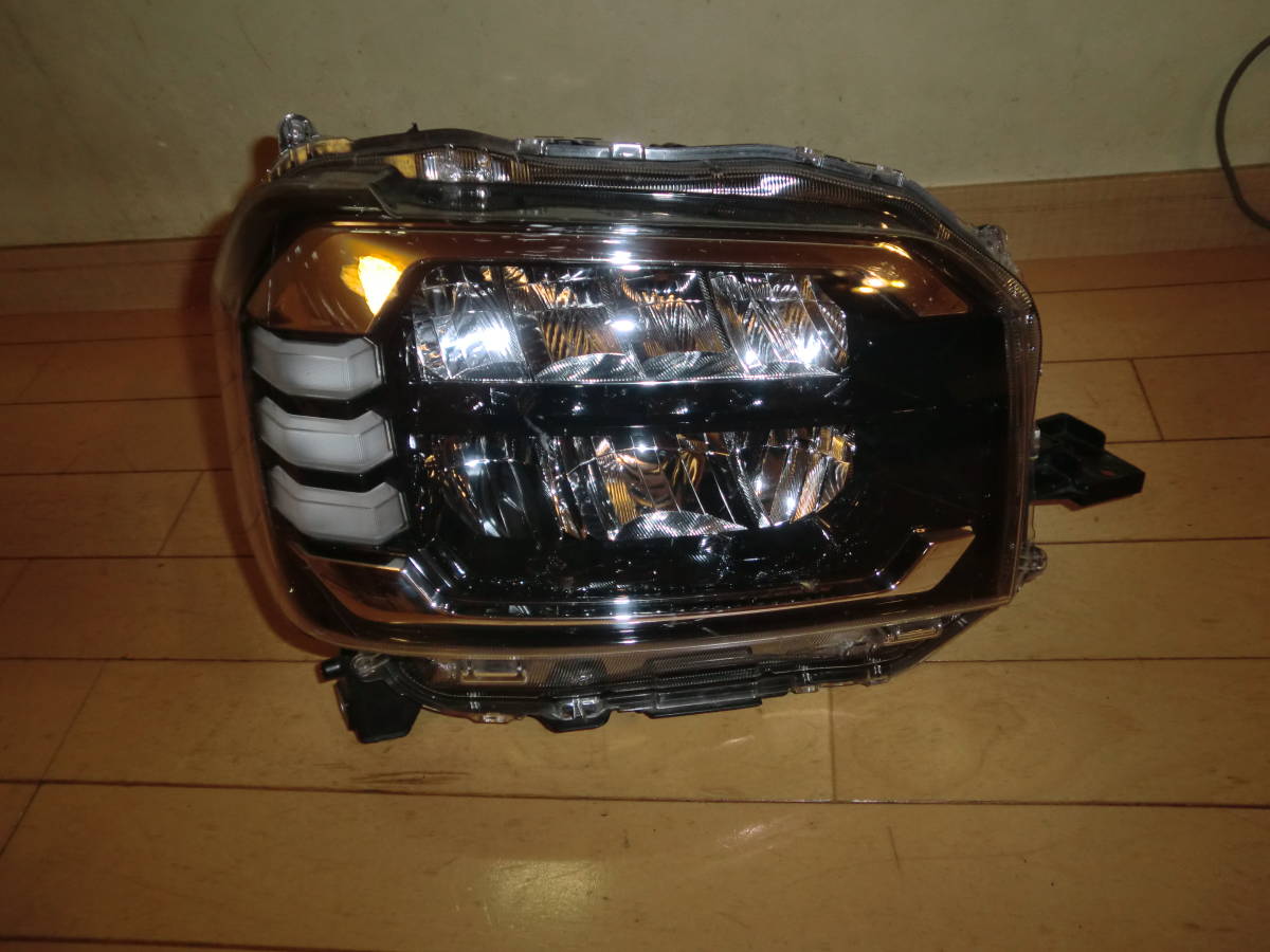 タフト ( LA900S ) LED ヘッドライト 右 タフト 中古中古部品 LA900S 