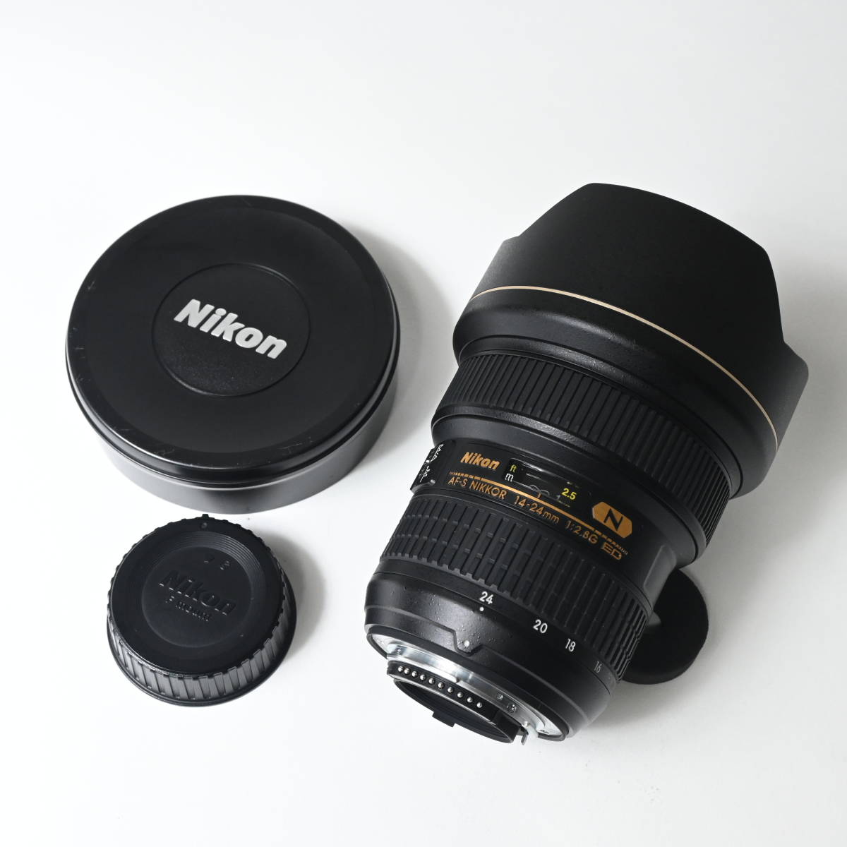 ニコン　AF-S 14-24 f2.8 Nikon 14-24mm AF-S ANGLE LENS F4S