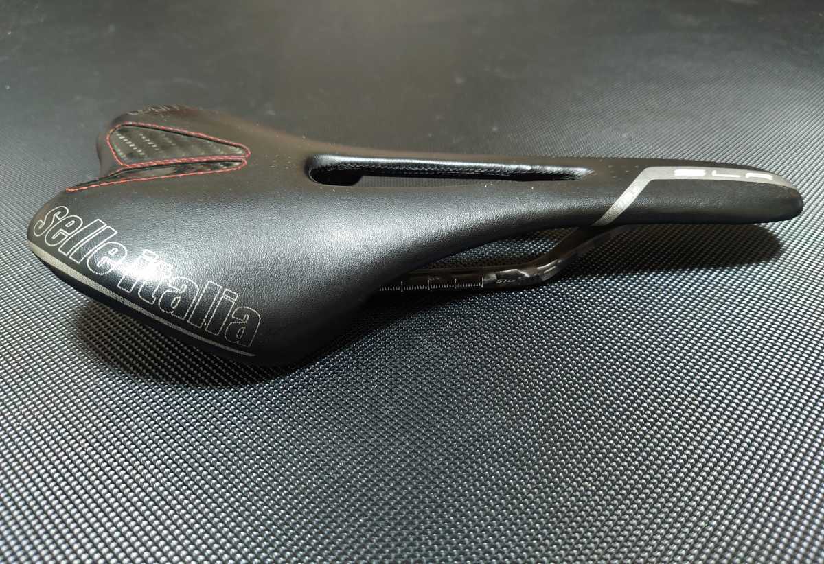 美品 SELLA ITALIA セライタリア SLR Carbonio Flow サドル カーボン