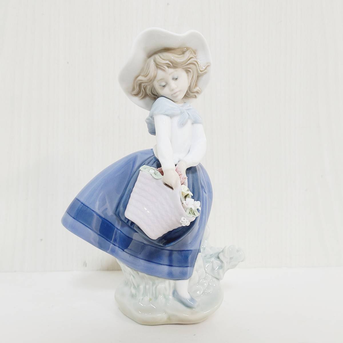 LLADRO リヤドロ きれいな花ばかり 置物 フィギュリン 少女 女の子
