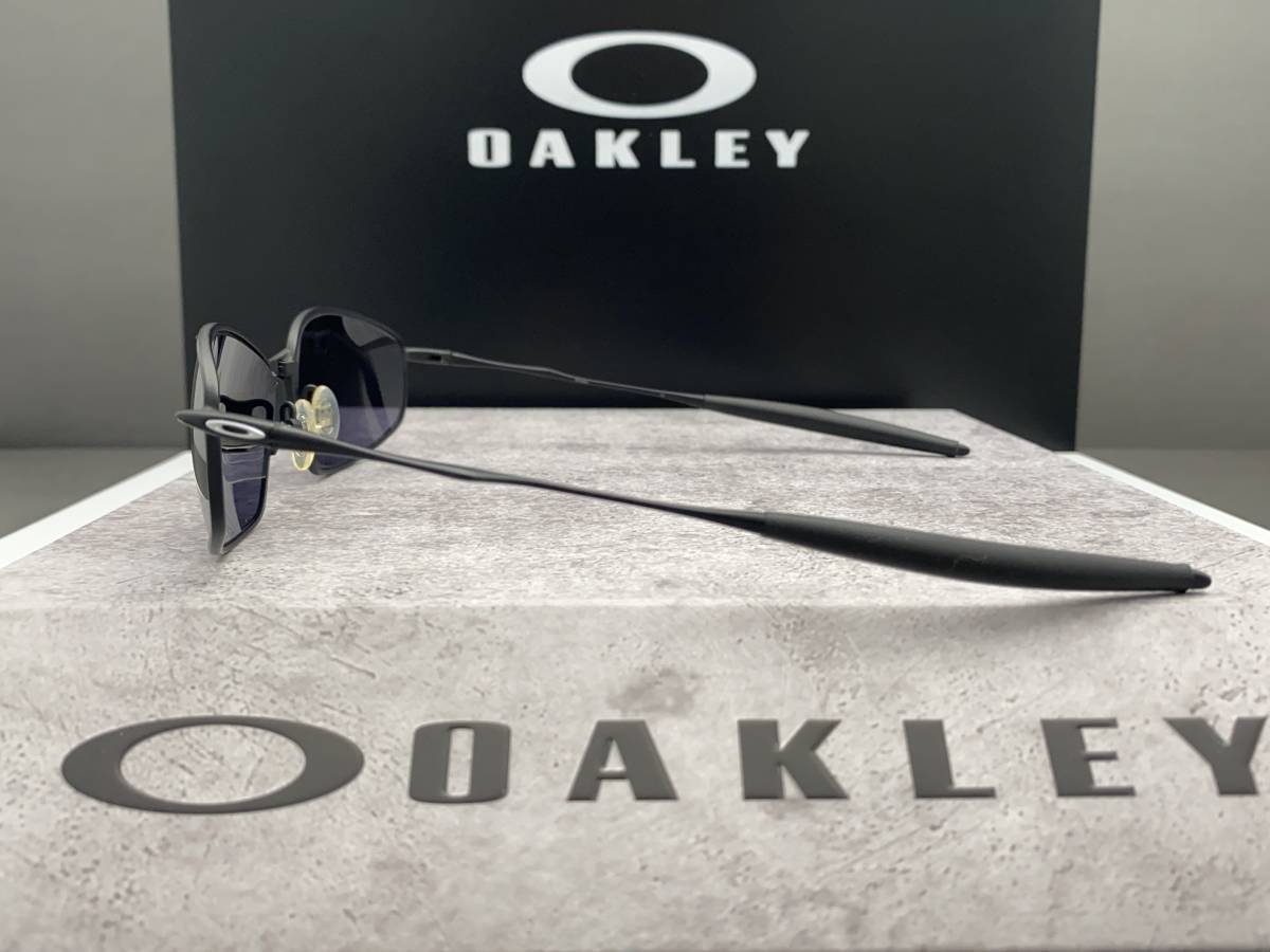 わ！ 美品！OAKLEY サングラス マットブラック ミラーレンズ ケース付 OAKLEYオークリー WHISKERウィスカー マットブラック黒