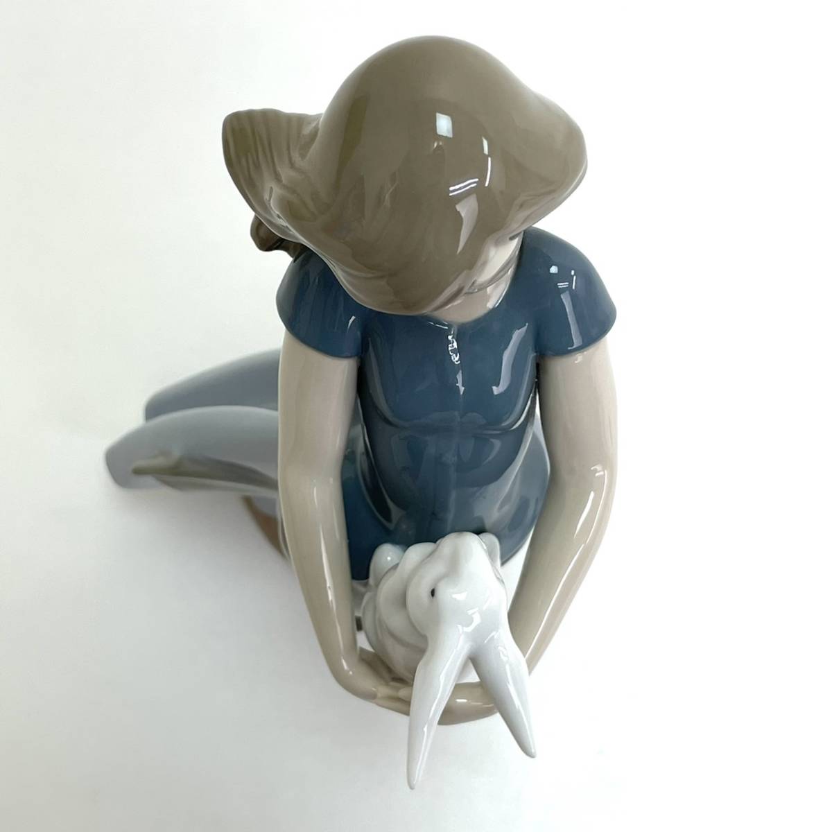 リヤドロ | nao 花飾りの白うさぎ ナオ リヤドロ公式オンライン LLADRO