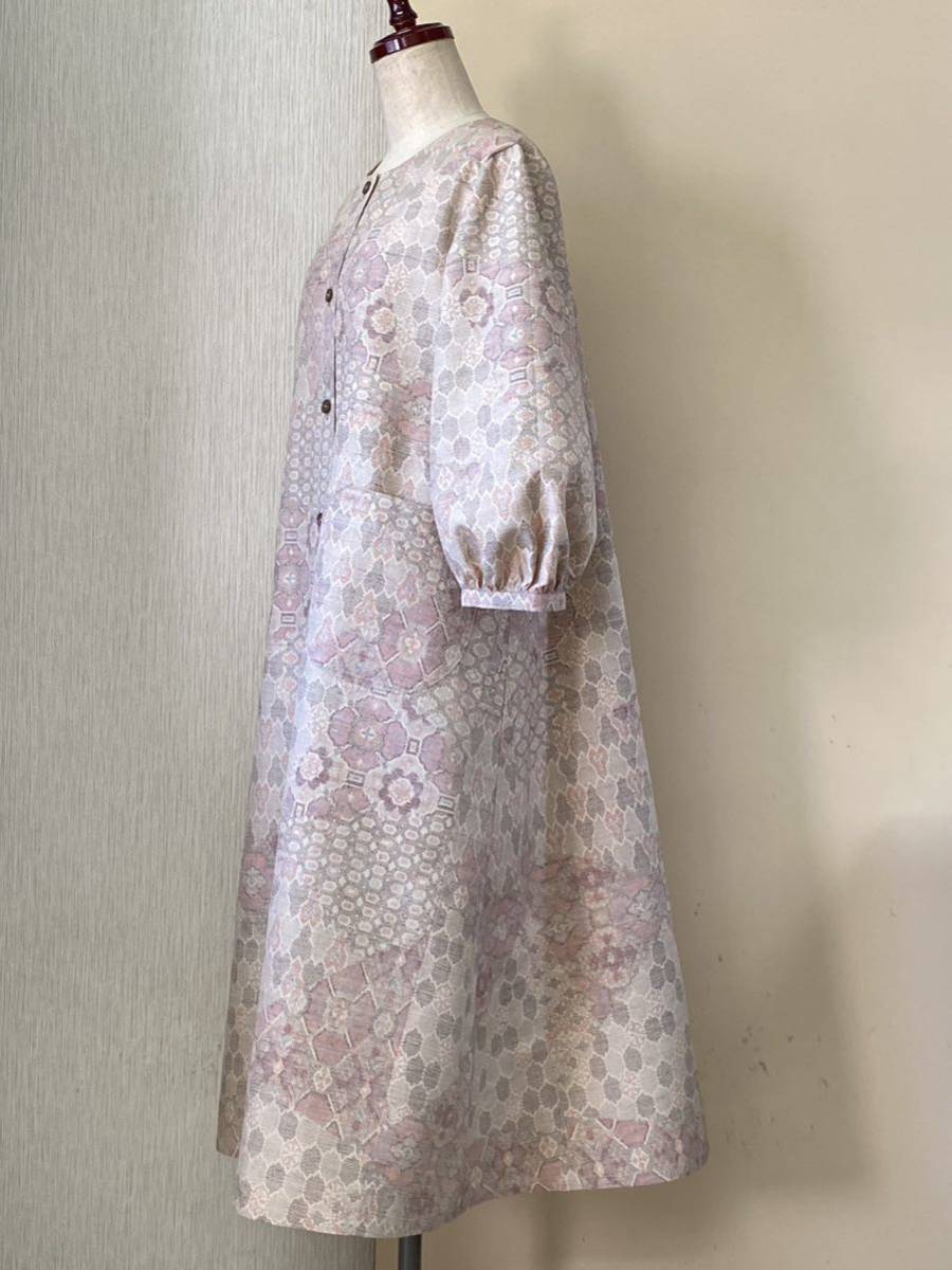 着物リメイク★正絹★紬★ベージュ★亀甲花柄★バルーンスリーブ★前開ロングフレアーワンピース - 正絹 メルカリ 絹 着物 七宝繋の