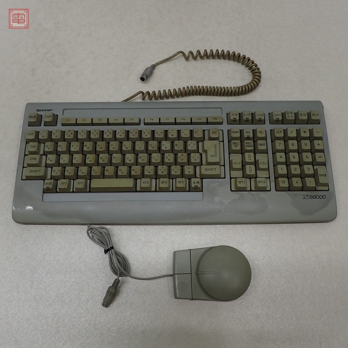 SHARP X68000（CZ-600CE）本体 + キーボード（DSETK0016CE01） 箱説