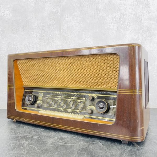 【2025，限定セール】 激レア ビンテージ BRAUN ブラウン Model 199 Ch=RC62/B 長波 短波 AM FM 真空管ラジオ 110 - 240V ジャンク品 アンティークラジオ/85012(アンティーク)｜売買されたオークション情報、yahooの商品情報をア アンティーク