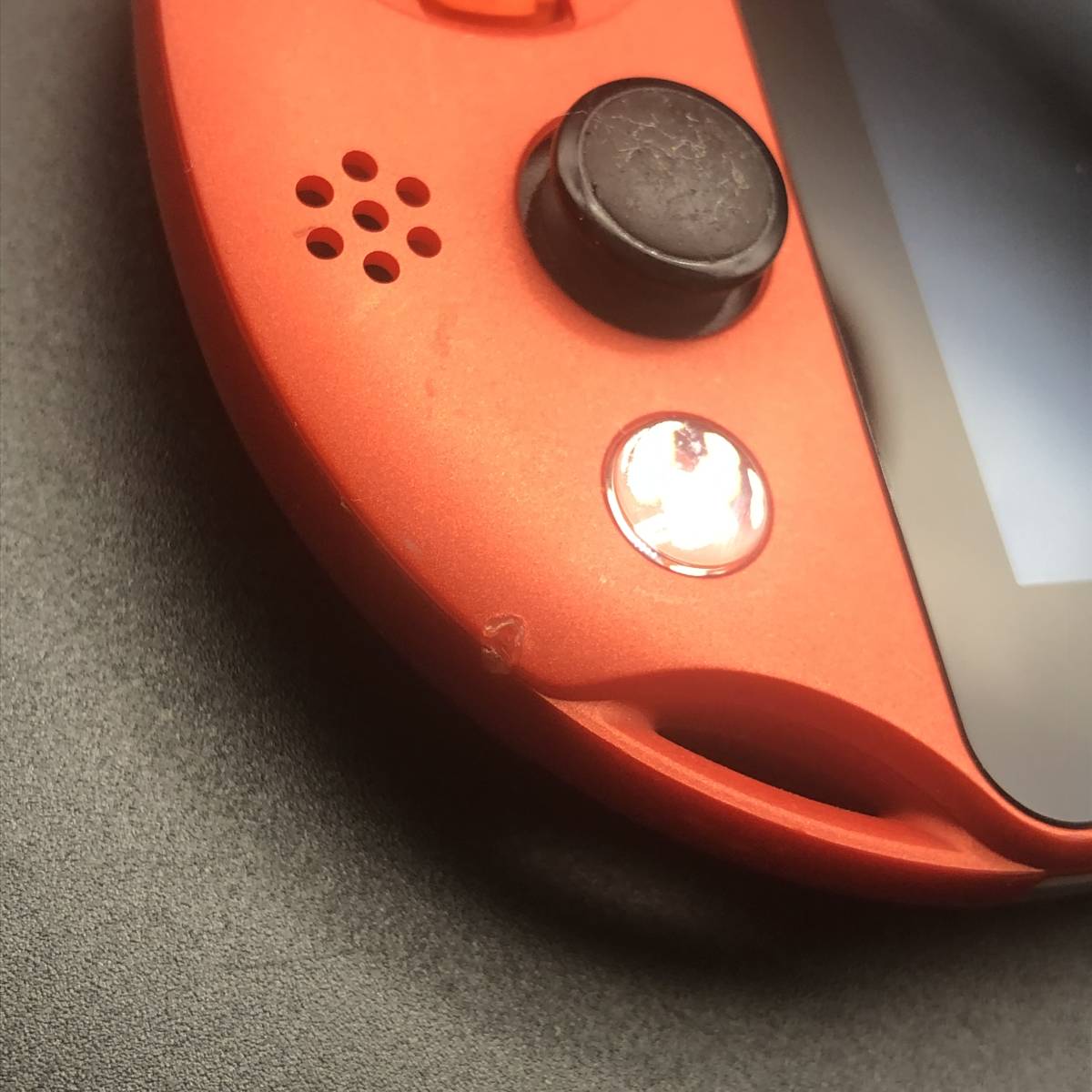動作確認済】 PS Vita PCH-2000 PlayStation Vita レッド 本体 おまけ付き