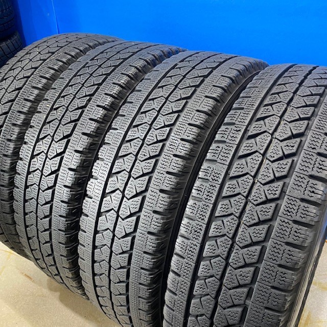 205/70R16 111/109L LT スタッドレス ブリヂストン BLIZZAK W979 205 