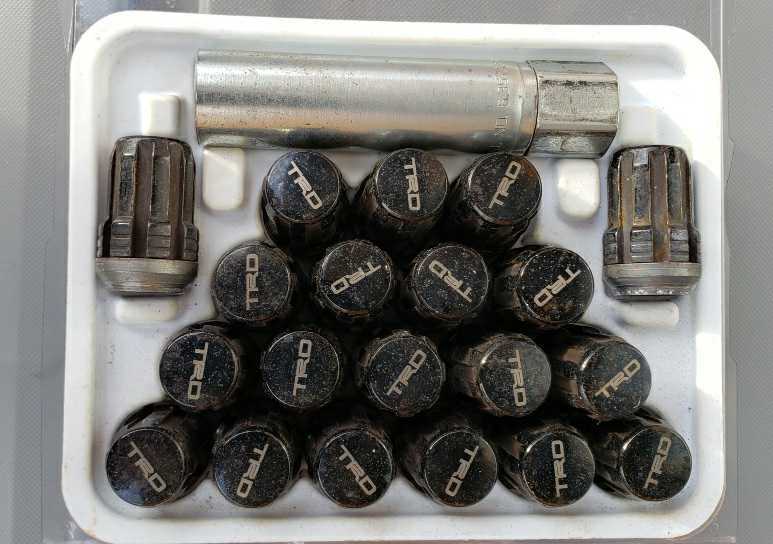 TRD ラグナット セット　中古_5