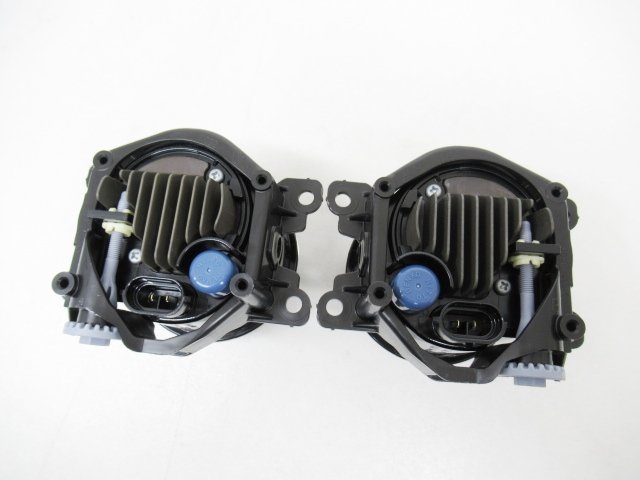 良品】 デリカ D:5 純正 LED フォグランプ フォグライト KOITO 114