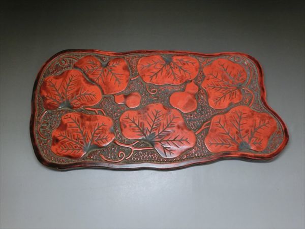 鎌倉彫風 瓢箪図 敷板 | 瓢箪から駒---鎌倉彫に魅せられる ふんわり 螺鈿