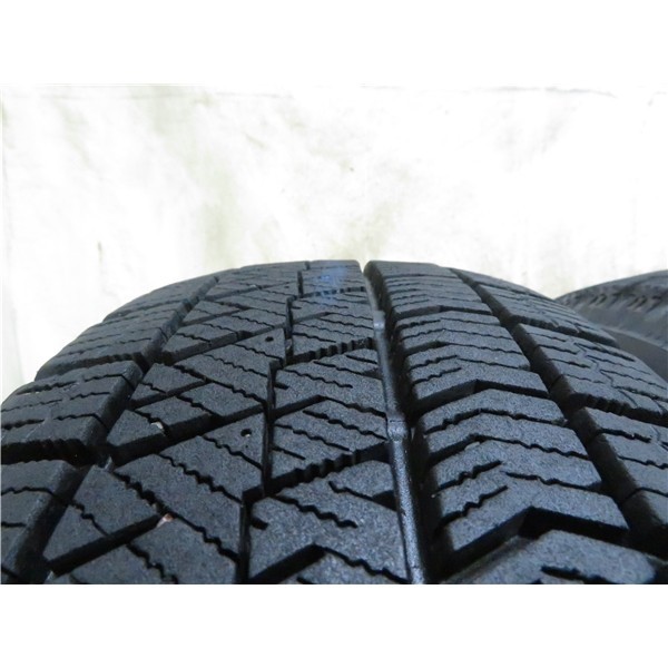 2018年製 7～8分山 ブリヂストン BLIZZAK VRX2 165/60R15 77Q 4本/札幌市手渡し可/中古スタッドレスタイヤ(冬タイヤ) ハスラー E1_62 BLIZZAK ブリヂストン 7～8分山 F_126 4本&frasl;札幌市手渡し可&frasl;中古スタッドレスタイヤ(冬タイヤ)ハリアー 97Q