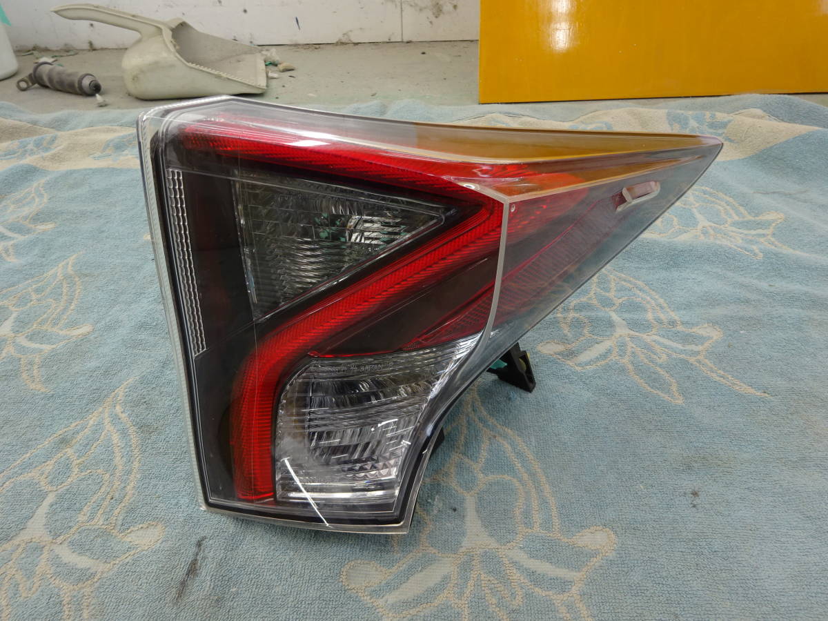 S380 ZVW 50 プリウス 前期 純正 右 テール ランプ イチコ 47-87 47-77 