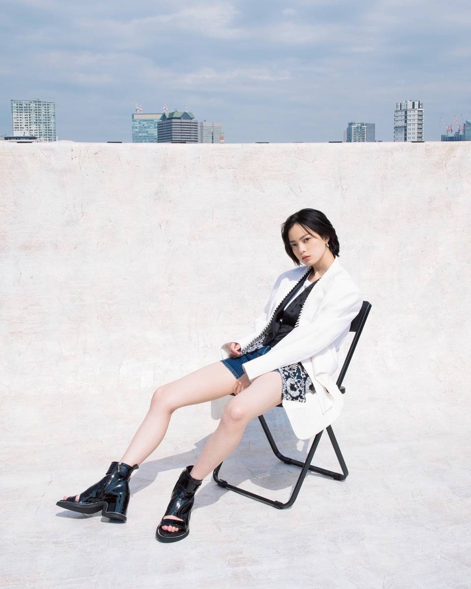 欅坂46 平手友梨奈 2C L版10枚 高画質 品の入札履歴 - 入札者の順位