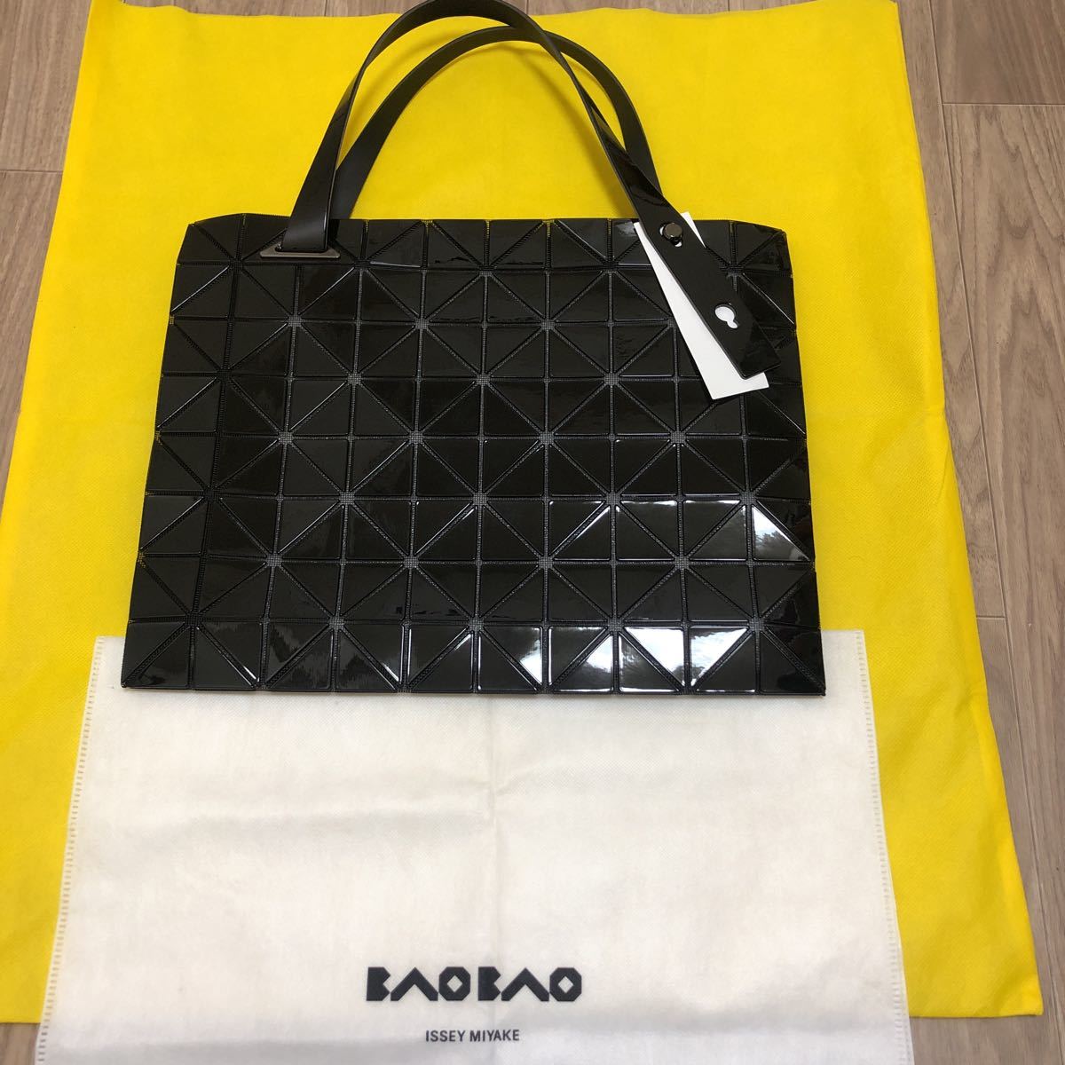 未使用イッセイミヤケ ISSEY MIYAKE BAOBAO トートバッグ ハンドバッグ 
