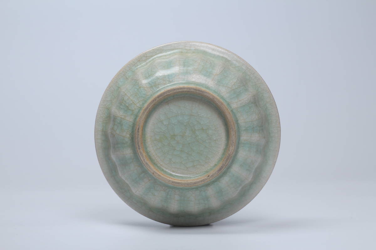 時代物 龍泉窯双魚文盤 明代 龍泉窯 七官青磁 茶道具／香道具 中国美術