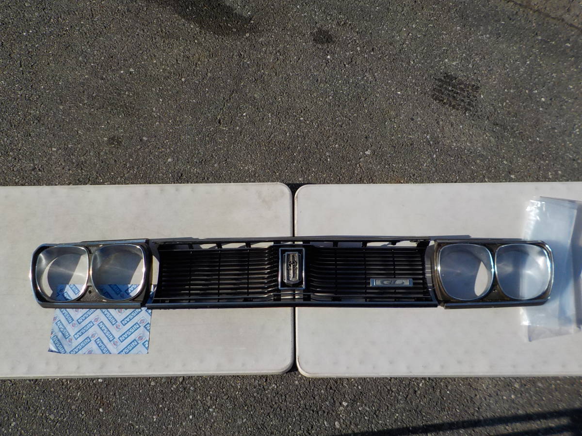 セドリック 230 GL フロントグリル｜自動車、オートバイ 