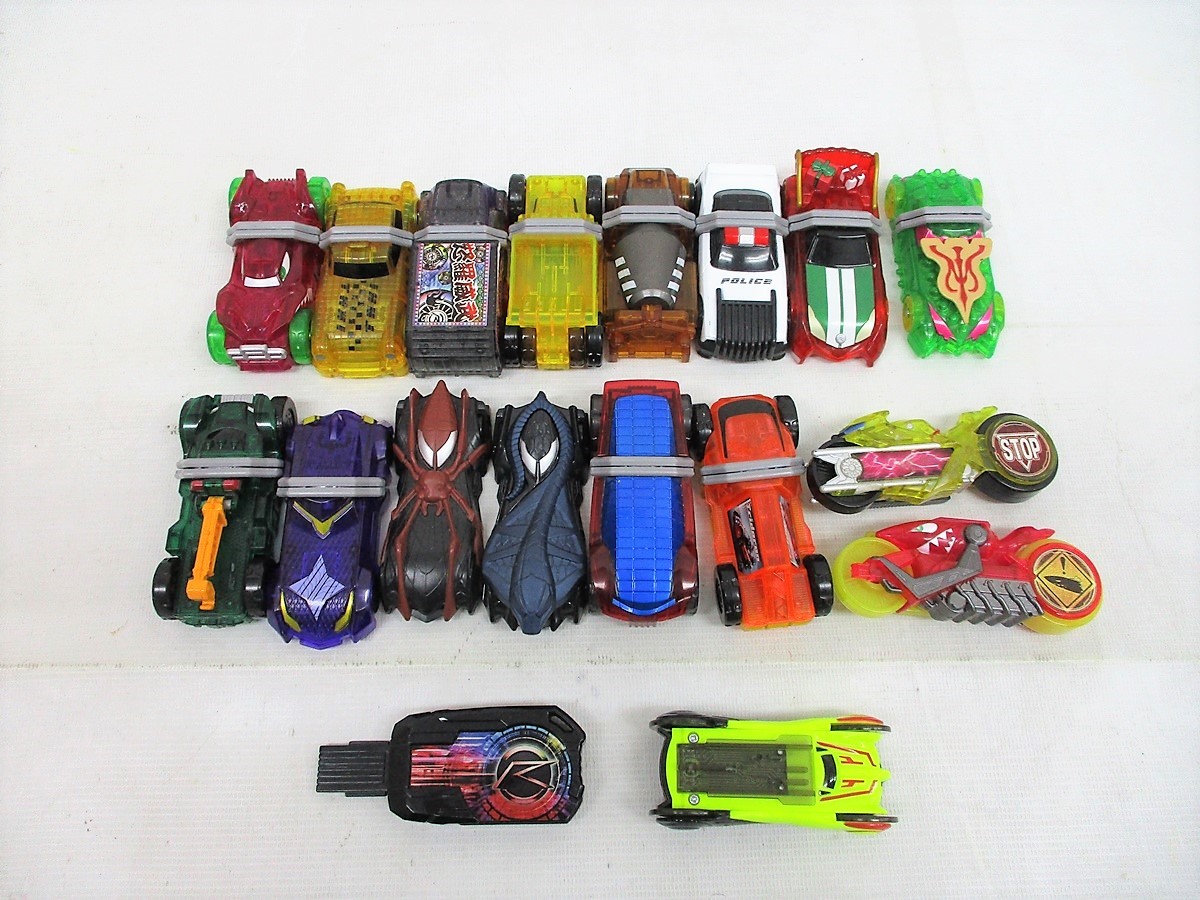 | 仮面ライダードライブ SUPER BEST 変身ベルト DXドライブドライバー他まとめ 公式通販 &amp; ドライビングアクション１｜発売日：2014年12月 ドライブドライバー 東映 DXドライブドライバー DXドライブドライバー＆シフトブレス 仮面ライダー図鑑 商品 シフトカー
