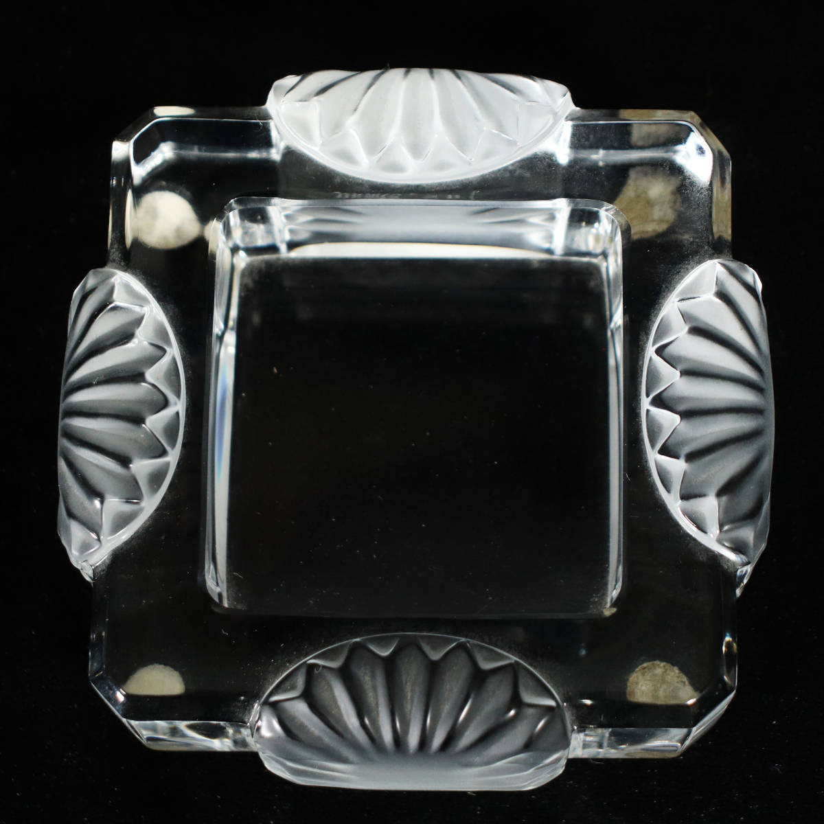 新品 LALIQUE PARIS 灰皿 ラリック サンニコラス 【公式通販】