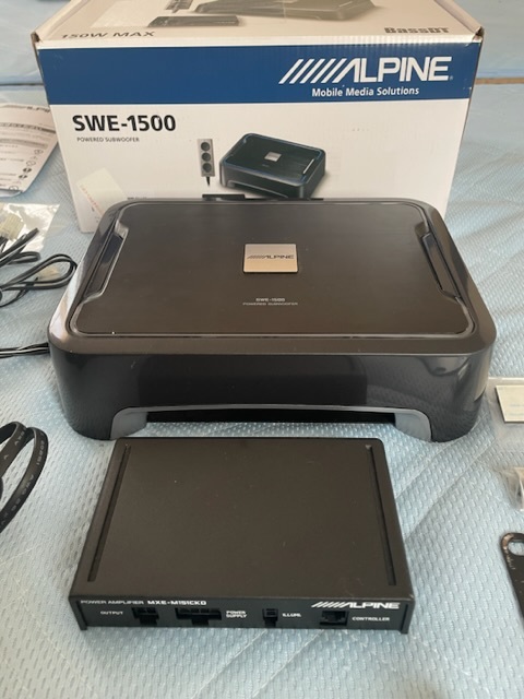 ALPINE SWE-1500 アルパイン パワードサブウーファー Japan サブ サブ