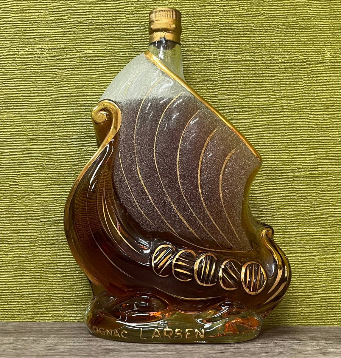 品質保証，2026 ST11024 未開栓 LARSEN ラーセン バイキング シップ クリアボトル COGNAC コニャック ブランデー 700ml/40% 古酒 洋酒(その他)｜売買されたオークション情報、yahooの商品情報をアーカイブ公開 - オー コニャック