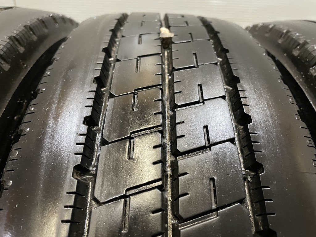 BS DURAVIS R207 185/75R15 106/104N LT】トラックタイヤ【キャンター 
