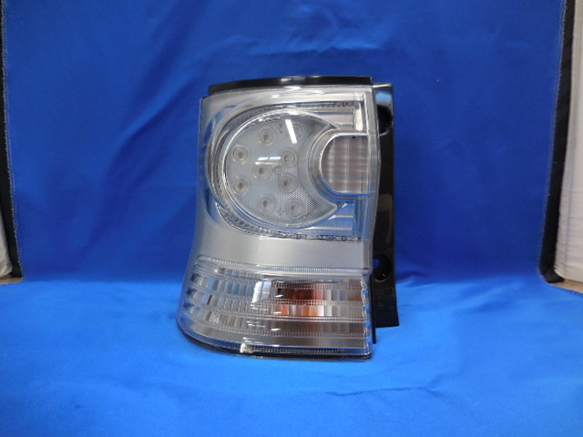  タントカスタム L375S L385S 後期 左テール 20512 812540(テールライト)｜売買されたオークション情報、yahooの商品情報をアーカイブ公開 - オークファン ダイハツ用