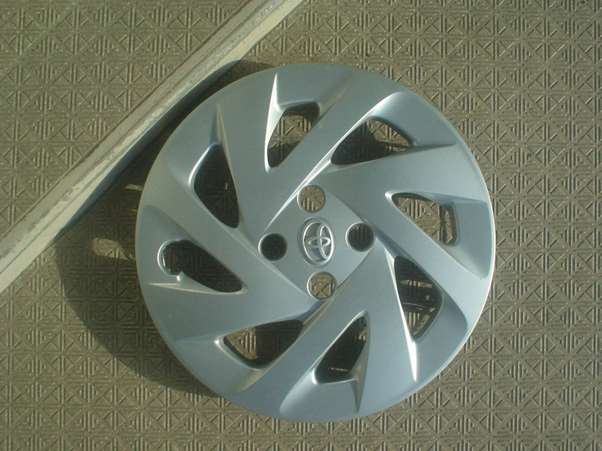 トヨタ　アクア　175/65R15 スタッドレス ４本セット　4穴 PCD100 イボあり 175/65R15 トヨタ アクア スタッドレスホイールセット