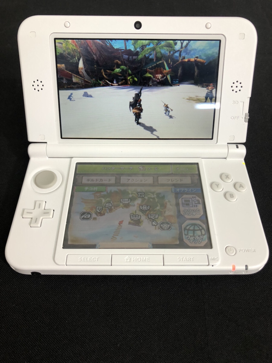 ☆美品☆任天堂/ニンテンドー 3DS LL本体 SPR-001＋おまけソフト4本