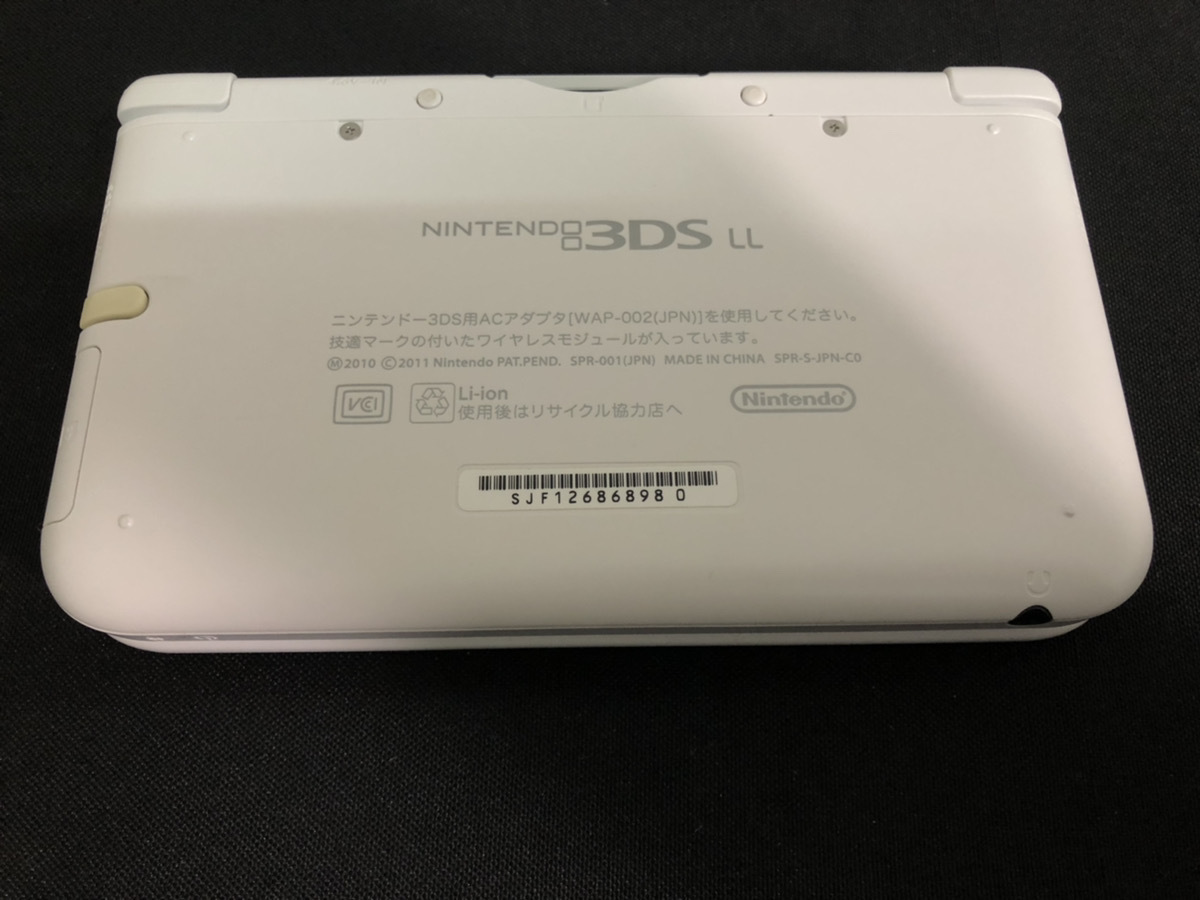 ☆美品☆任天堂/ニンテンドー 3DS LL本体 SPR-001＋おまけソフト4本