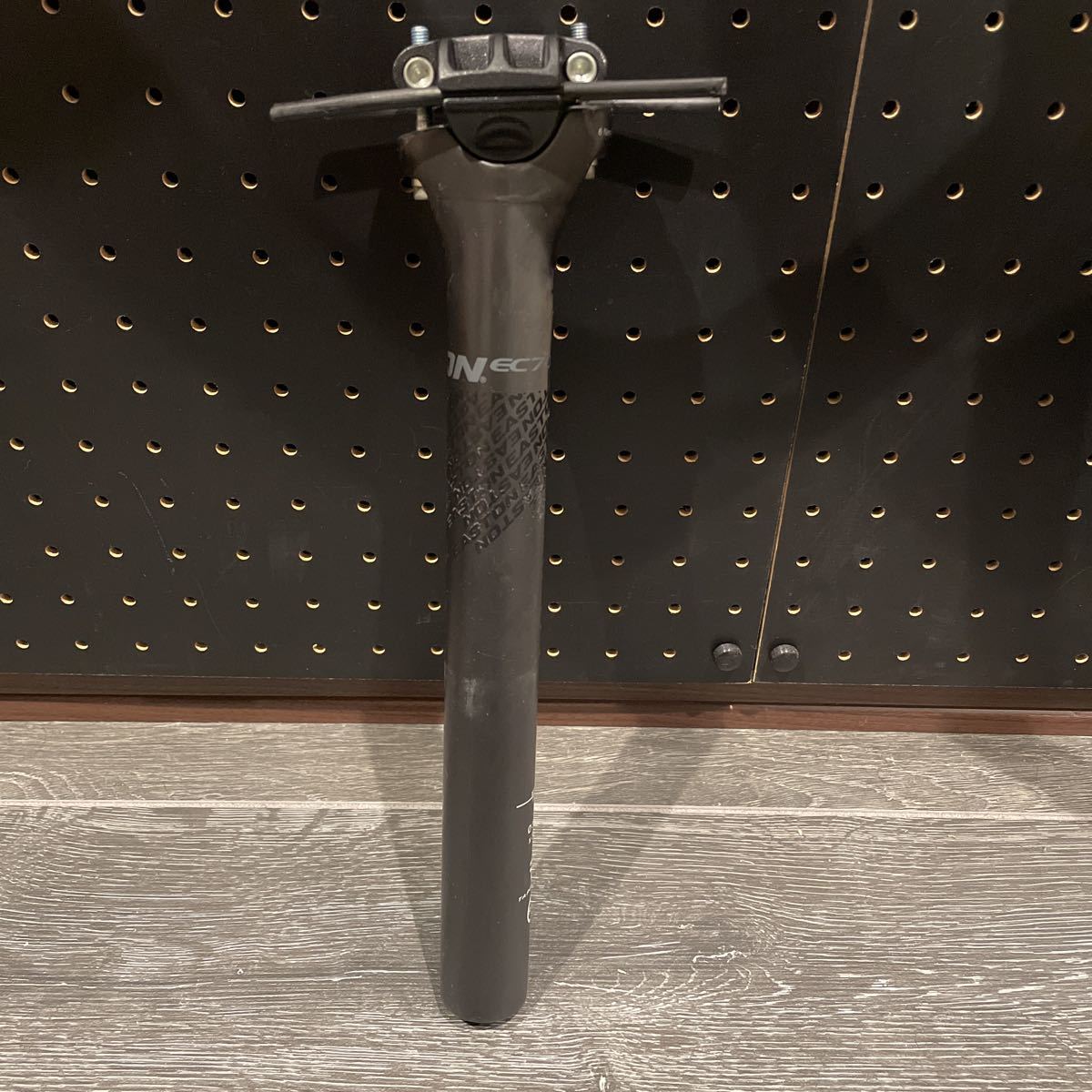シートポスト EASTON EC70 カーボン | 31.6mm 公式通販 Easton Bikeinn 