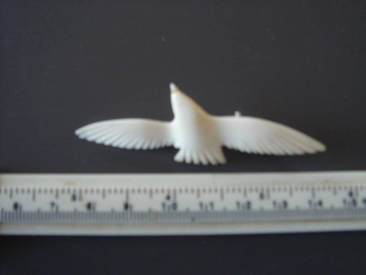 マンモス 象牙風 鳥 ブローチ(ファッション小物)｜売買された 