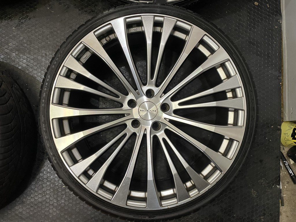 【ATR DESERT HAWK UHP 245/30R22】夏タイヤ【ROJAM ロジャム 22インチ 8.5J5HPCD114.3+35】バリ溝 アルファード ヴェルファイア等(VTI598) ロジャム ROJAM 4本 5H-114.3 +25 ブラック