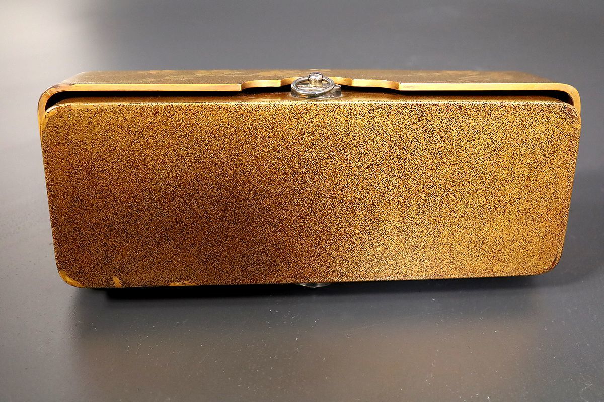 江戸時代・徳川家伝来　葵紋金蒔絵四段重箱（大名道具） 江戸時代・徳川家伝来葵紋金蒔絵四段重箱（大名道具）